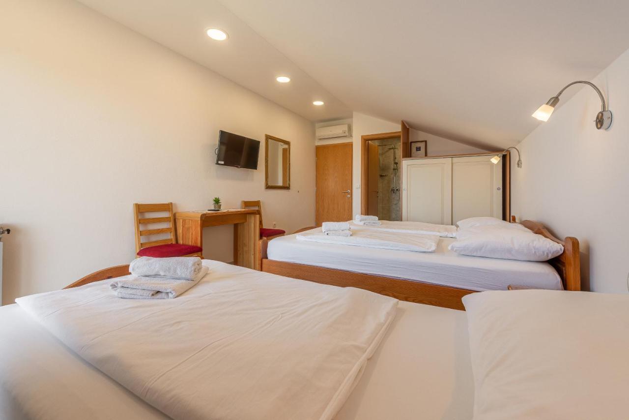 Bed & Breakfast Maki Biograd Na Moru Bagian luar foto