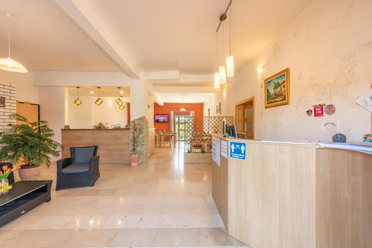 Bed & Breakfast Maki Biograd Na Moru Bagian luar foto