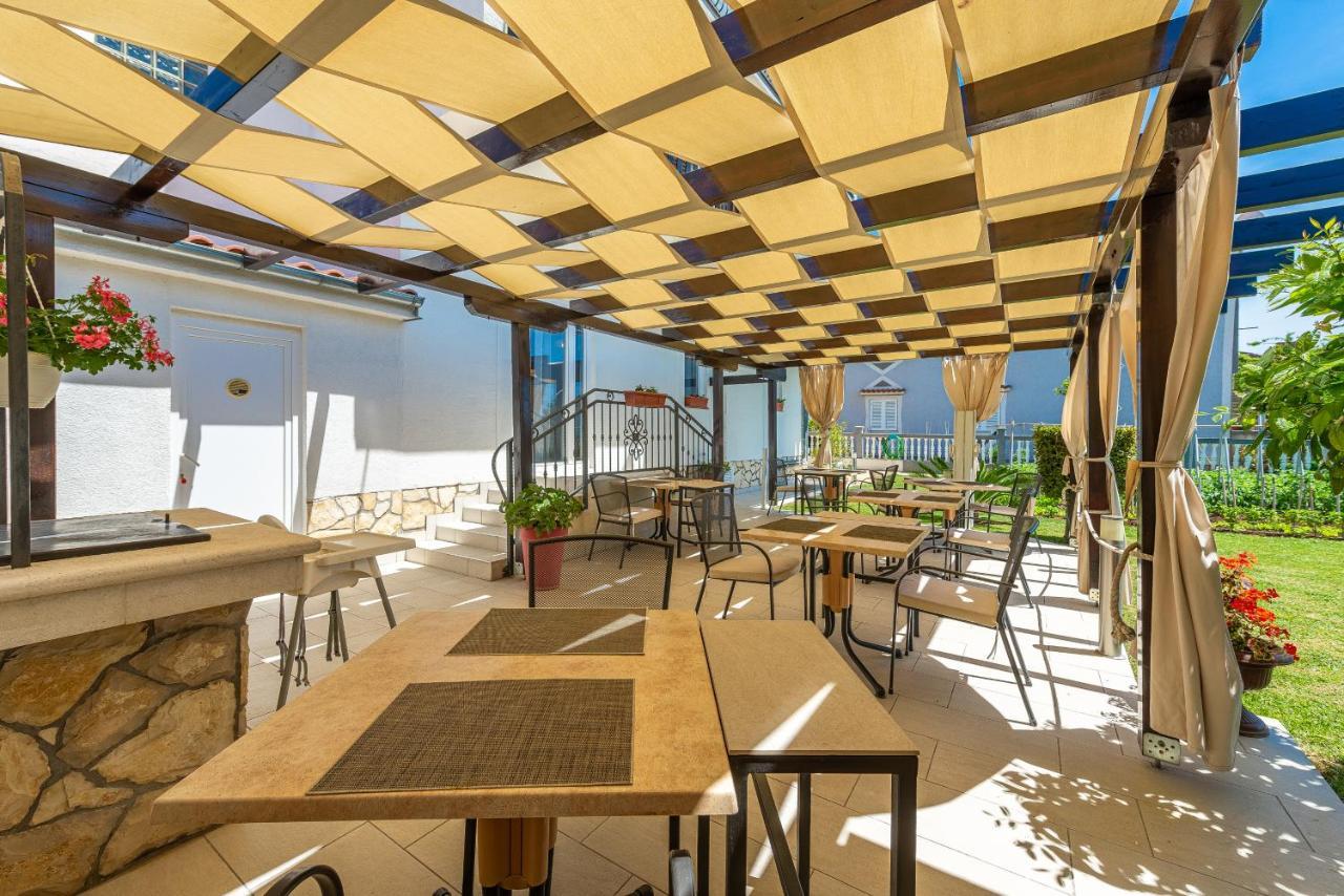 Bed & Breakfast Maki Biograd Na Moru Bagian luar foto