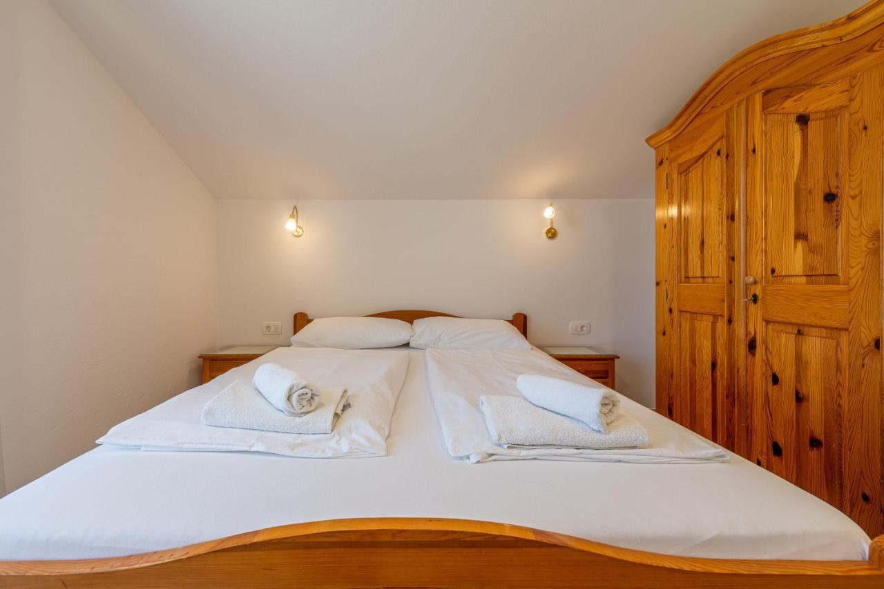 Bed & Breakfast Maki Biograd Na Moru Bagian luar foto