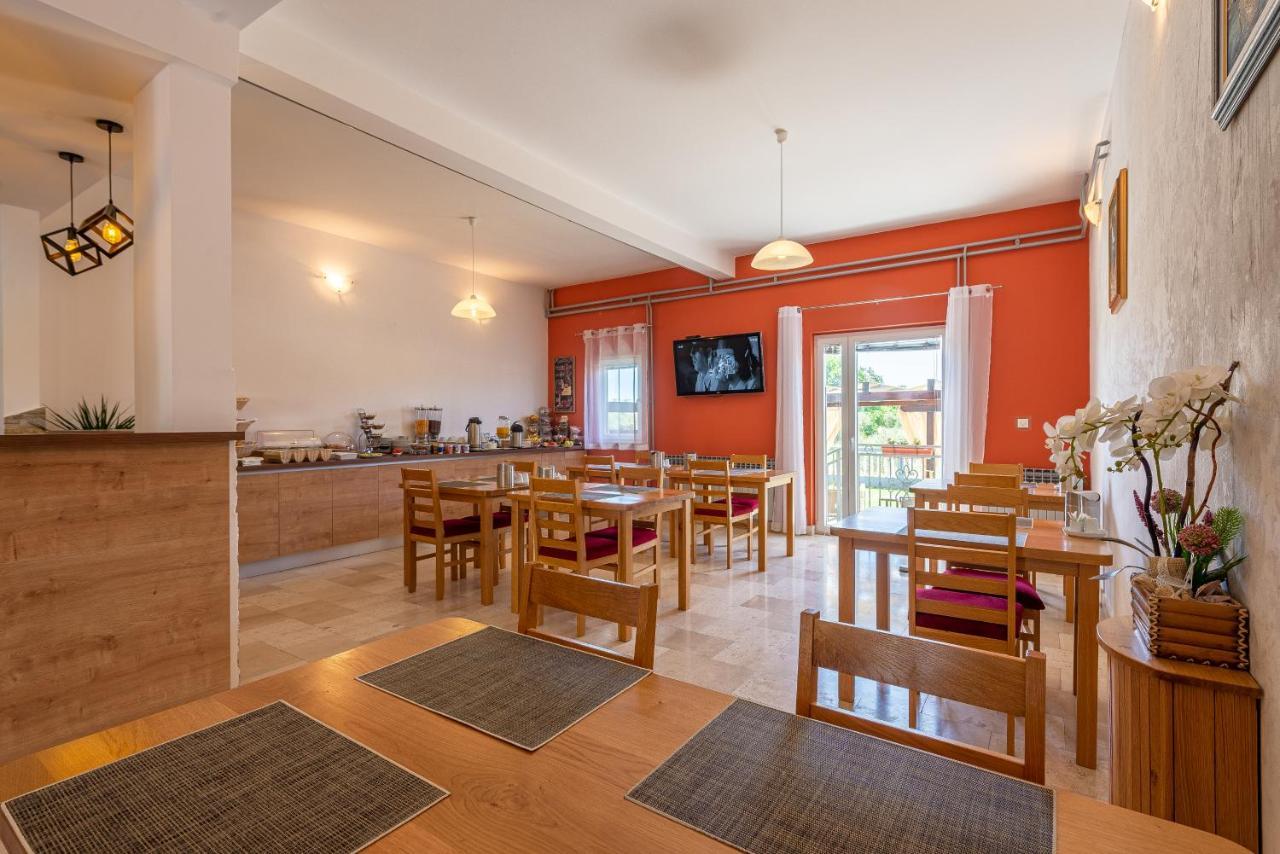 Bed & Breakfast Maki Biograd Na Moru Bagian luar foto