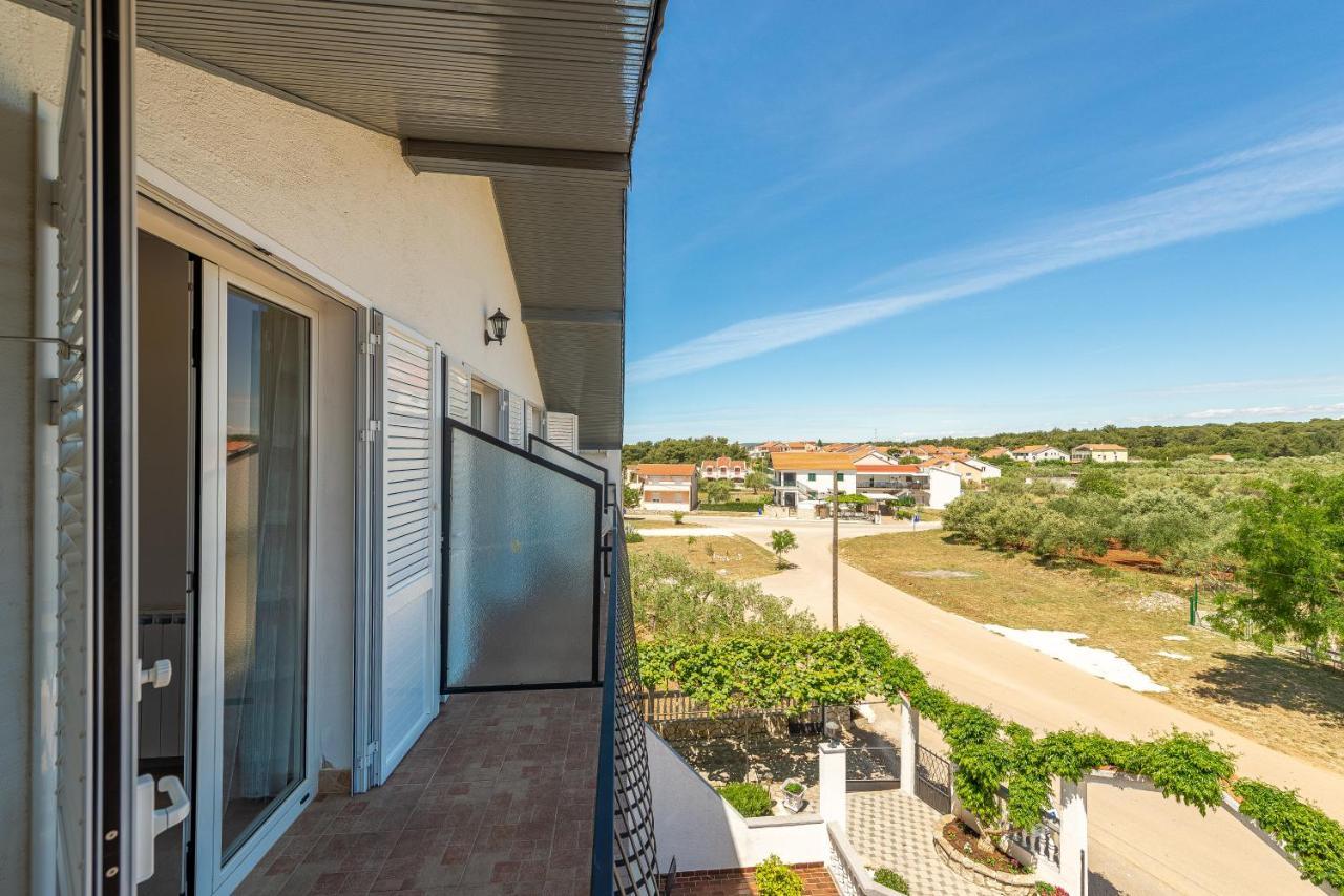 Bed & Breakfast Maki Biograd Na Moru Bagian luar foto