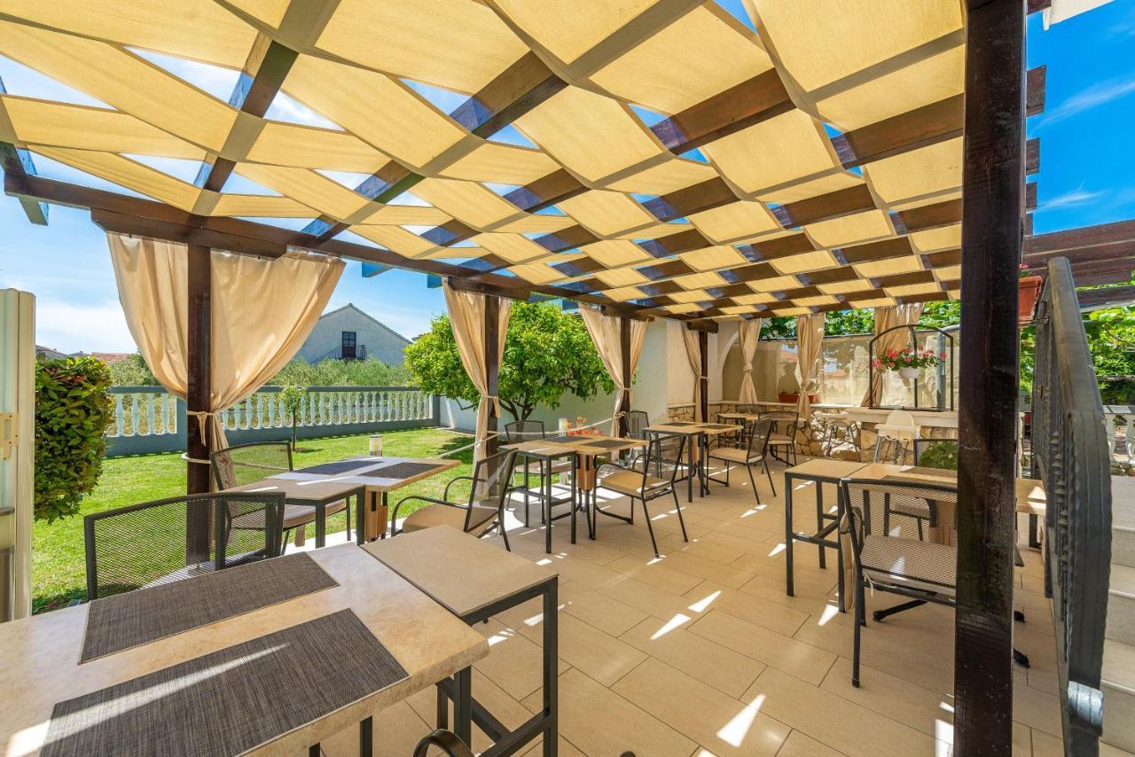 Bed & Breakfast Maki Biograd Na Moru Bagian luar foto