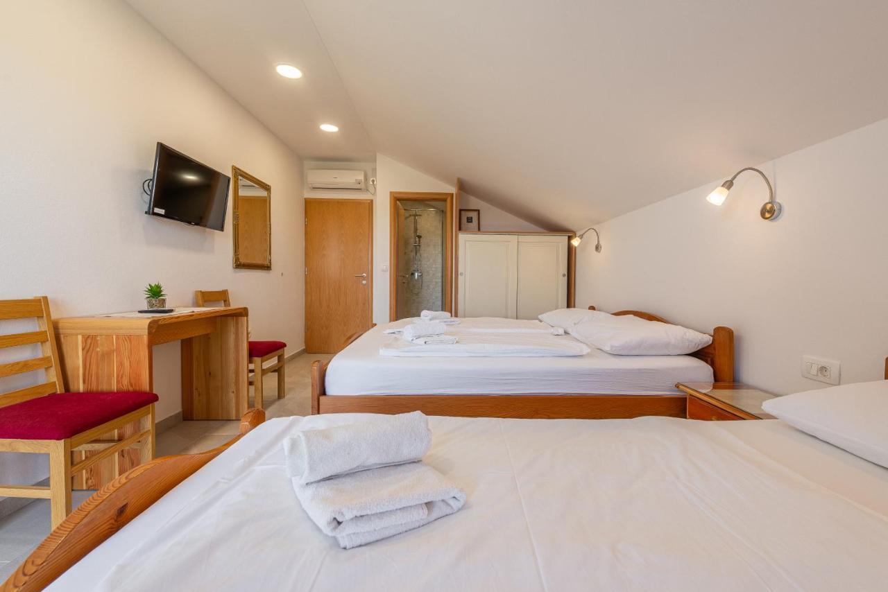 Bed & Breakfast Maki Biograd Na Moru Bagian luar foto
