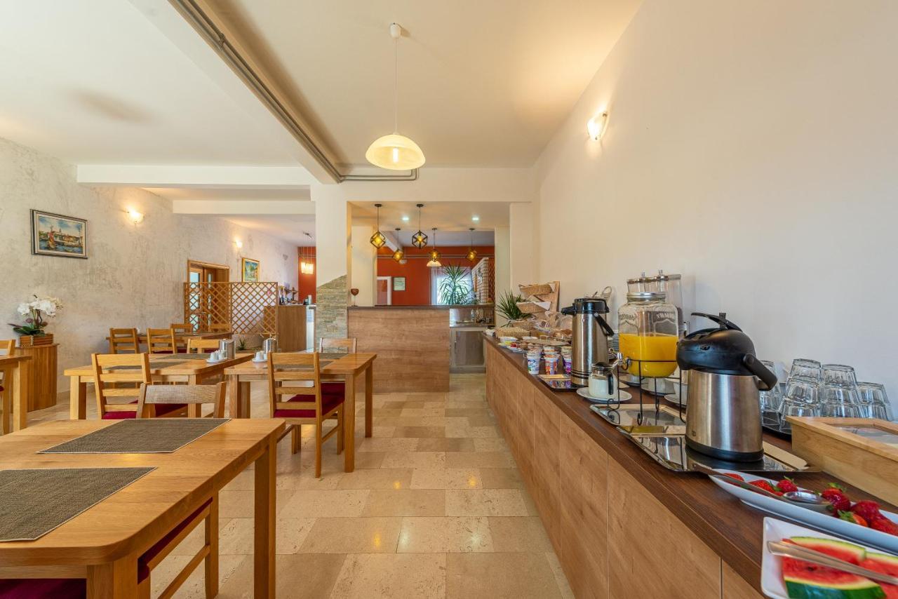 Bed & Breakfast Maki Biograd Na Moru Bagian luar foto