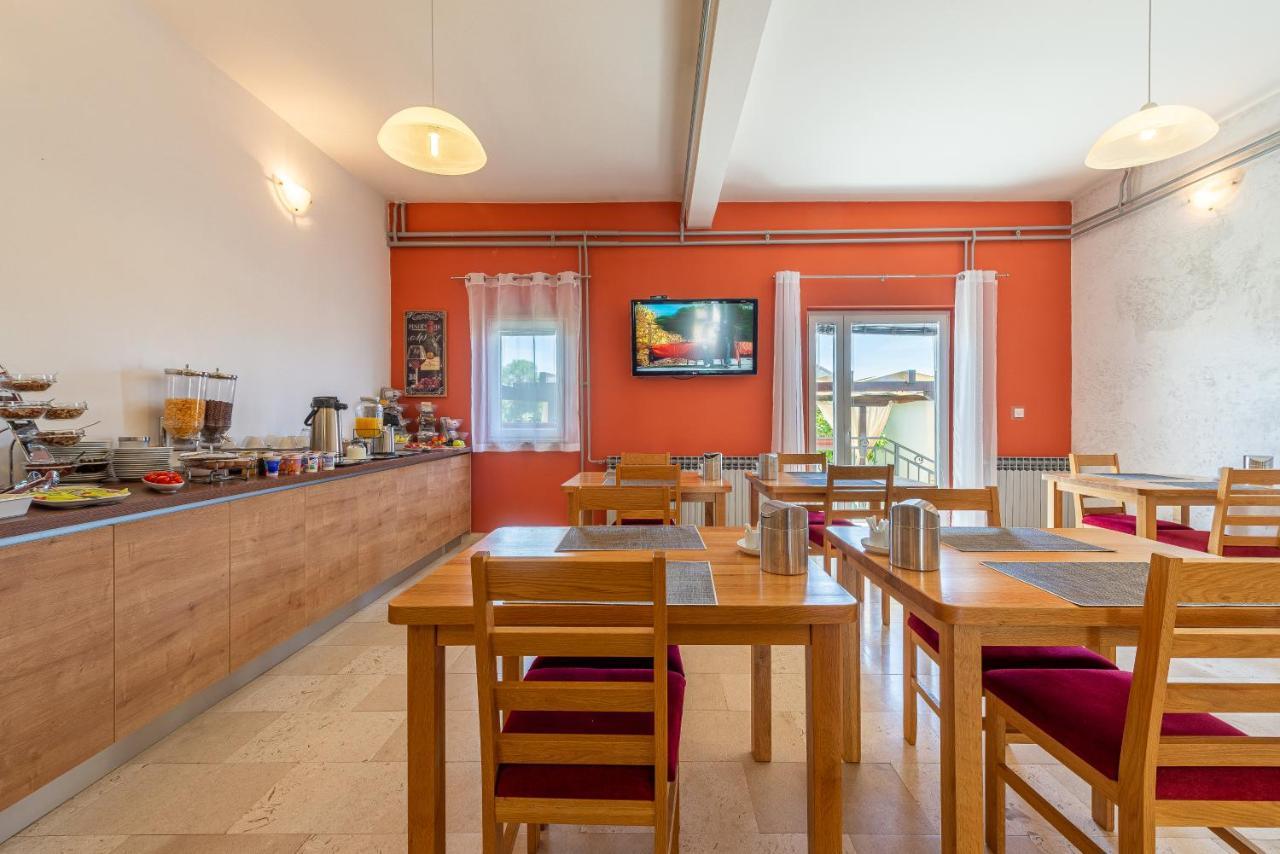 Bed & Breakfast Maki Biograd Na Moru Bagian luar foto
