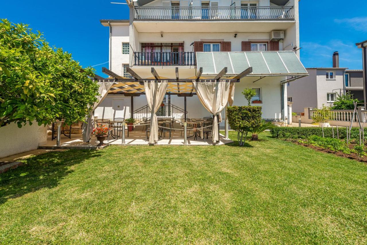 Bed & Breakfast Maki Biograd Na Moru Bagian luar foto