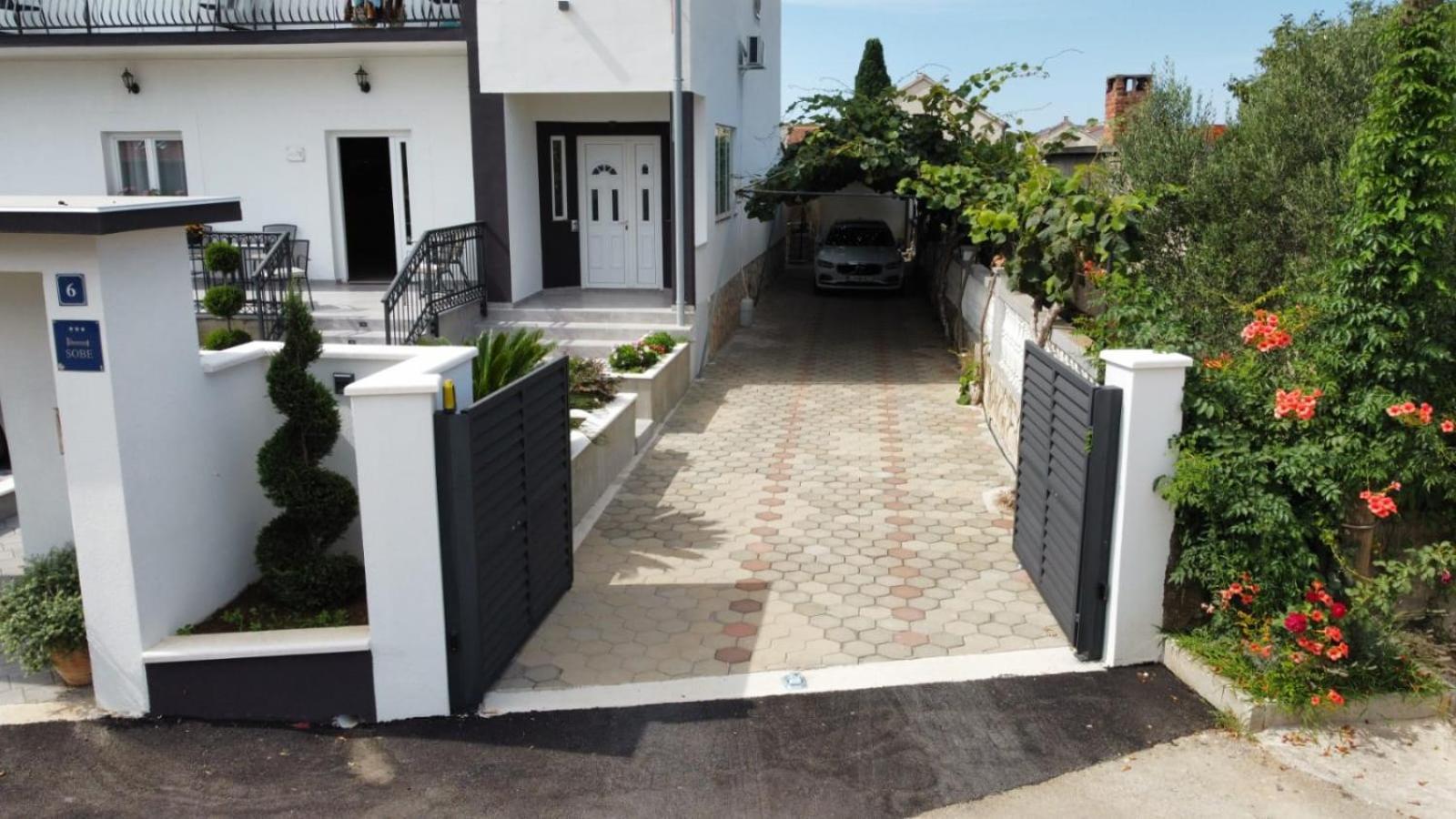 Bed & Breakfast Maki Biograd Na Moru Bagian luar foto