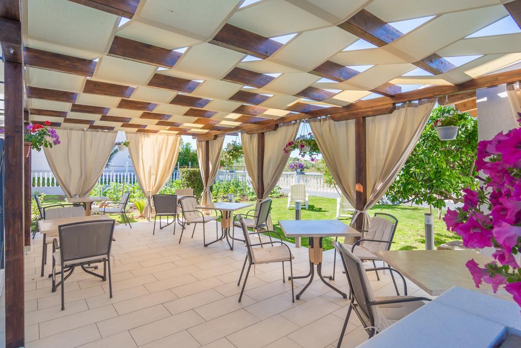 Bed & Breakfast Maki Biograd Na Moru Bagian luar foto